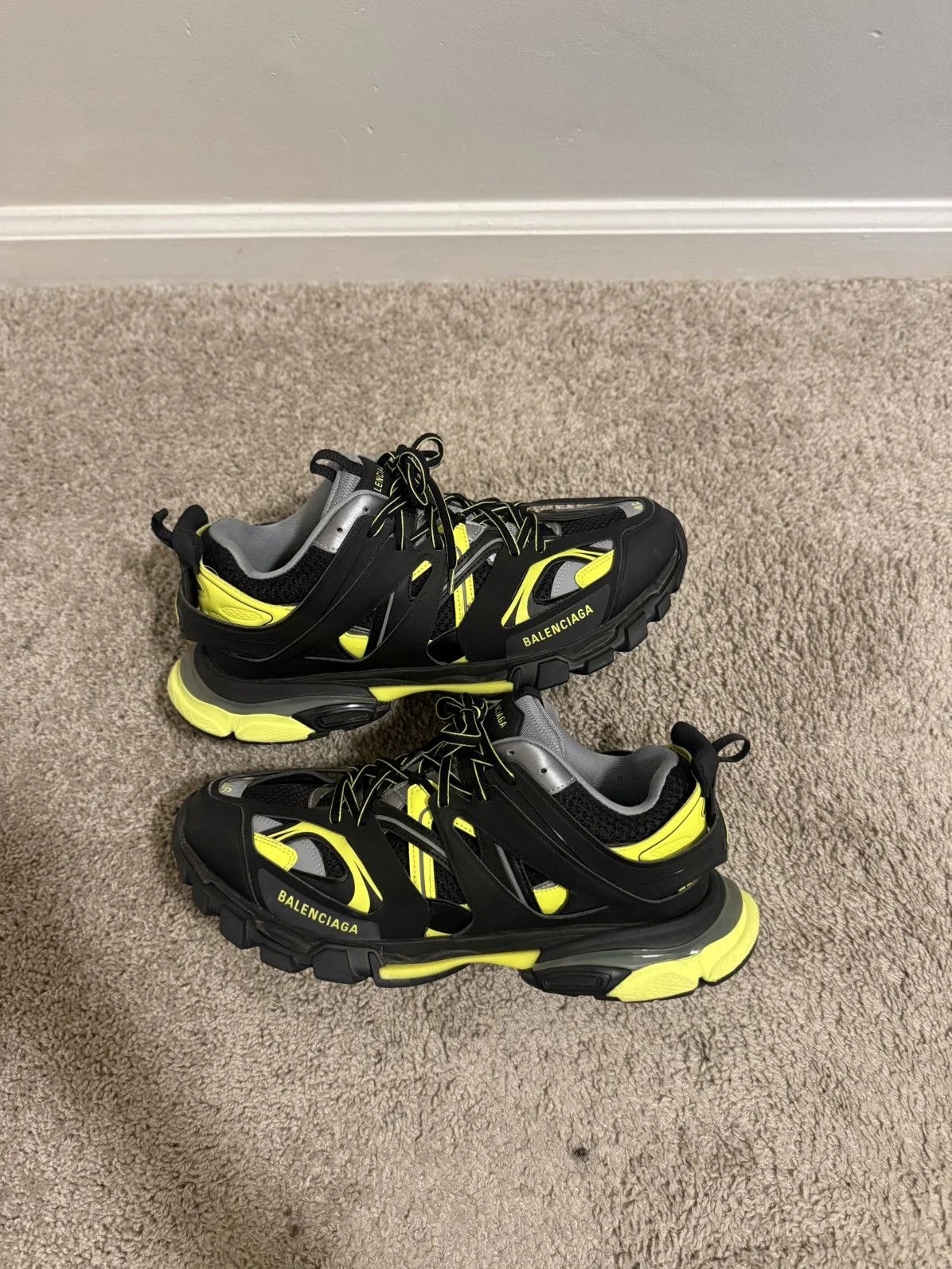 Balenciaga — Balenciaga Track Runner ( / ) — Sneaker — resale