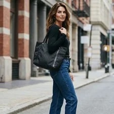 Bottega Veneta — Bottega Veneta BV Logo — Handbag — resale