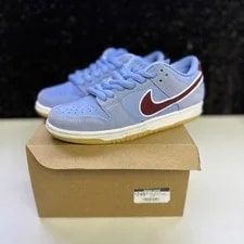 Nike SB — Nike Sb Dunk Phillies GS — Sneaker — resale