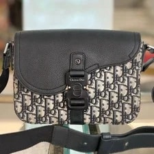 Dior — Dior Saddle Adjustable Strap Flap Closure - Very Good #19QXED4 — Handbag — resale