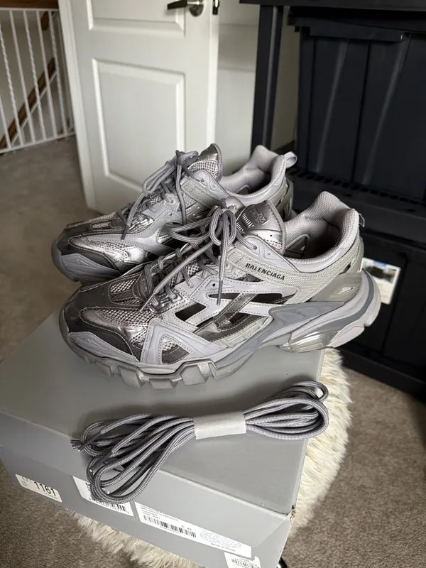 Balenciaga — Balenciaga Track.2 Dark — Sneaker — resale