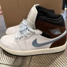 Air Jordan — Size 8 - Air Jordan 1 Retro SE Mid — Sneaker — resale