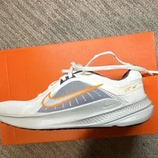 Nike — Nike Low Top Running Lace Up — Sneaker — resale