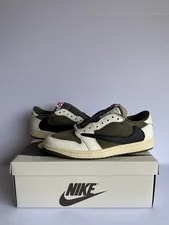 Air Jordan — Medium Air Jordan 1 Low DM7866-200 — Sneaker — resale
