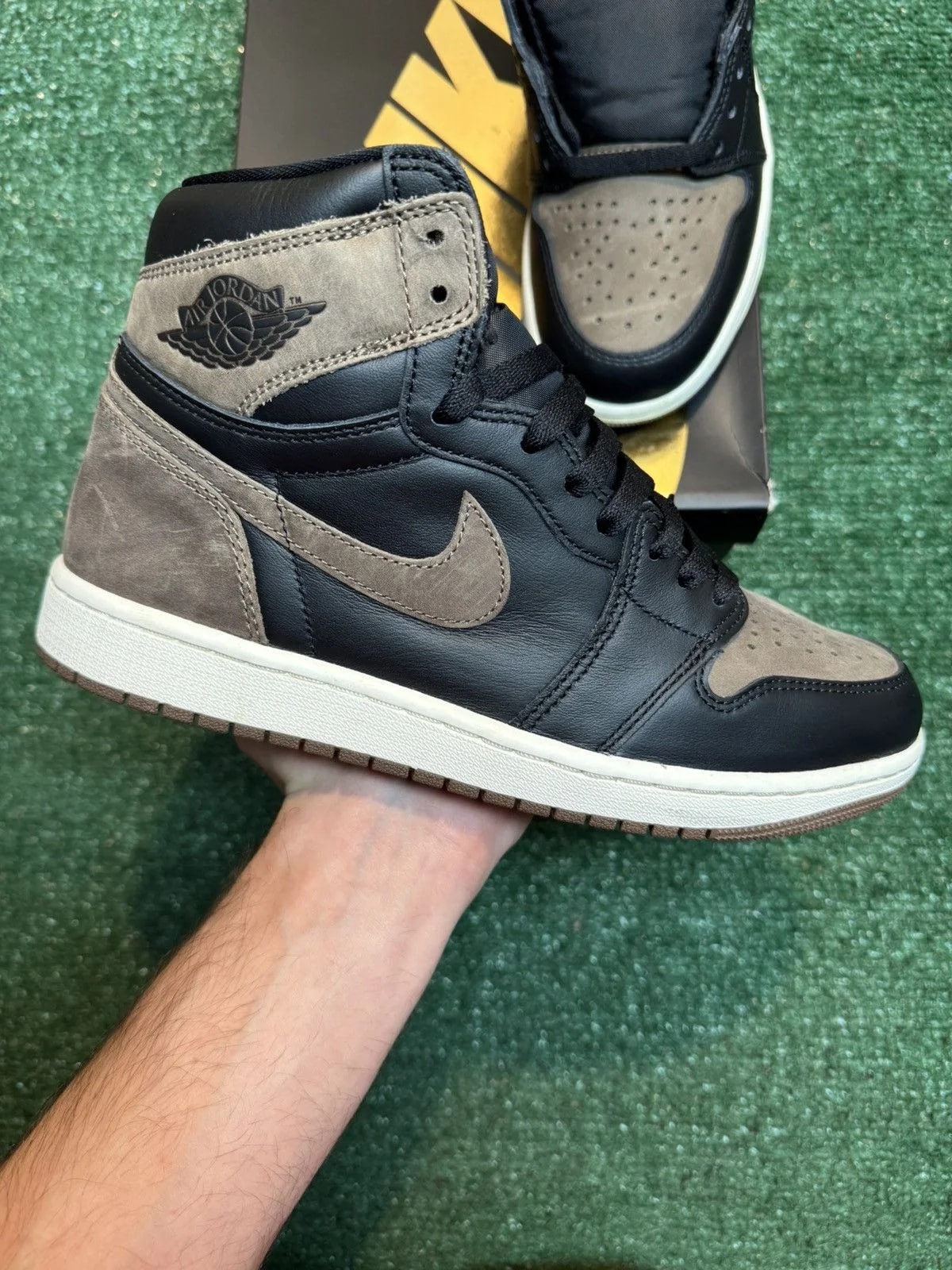 Jordan — Jordan Retro 1 Palomino — Sneaker — resale