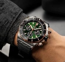 Breitling — Breitling Super Chronomat B01 44 Green Dial Chronograph Tachymeter Date 200m — Watch — resale