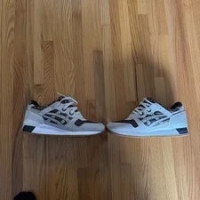 Asics — Asics Gel Lyte 3 III Valentine’s Day Shoes — Sneaker — resale