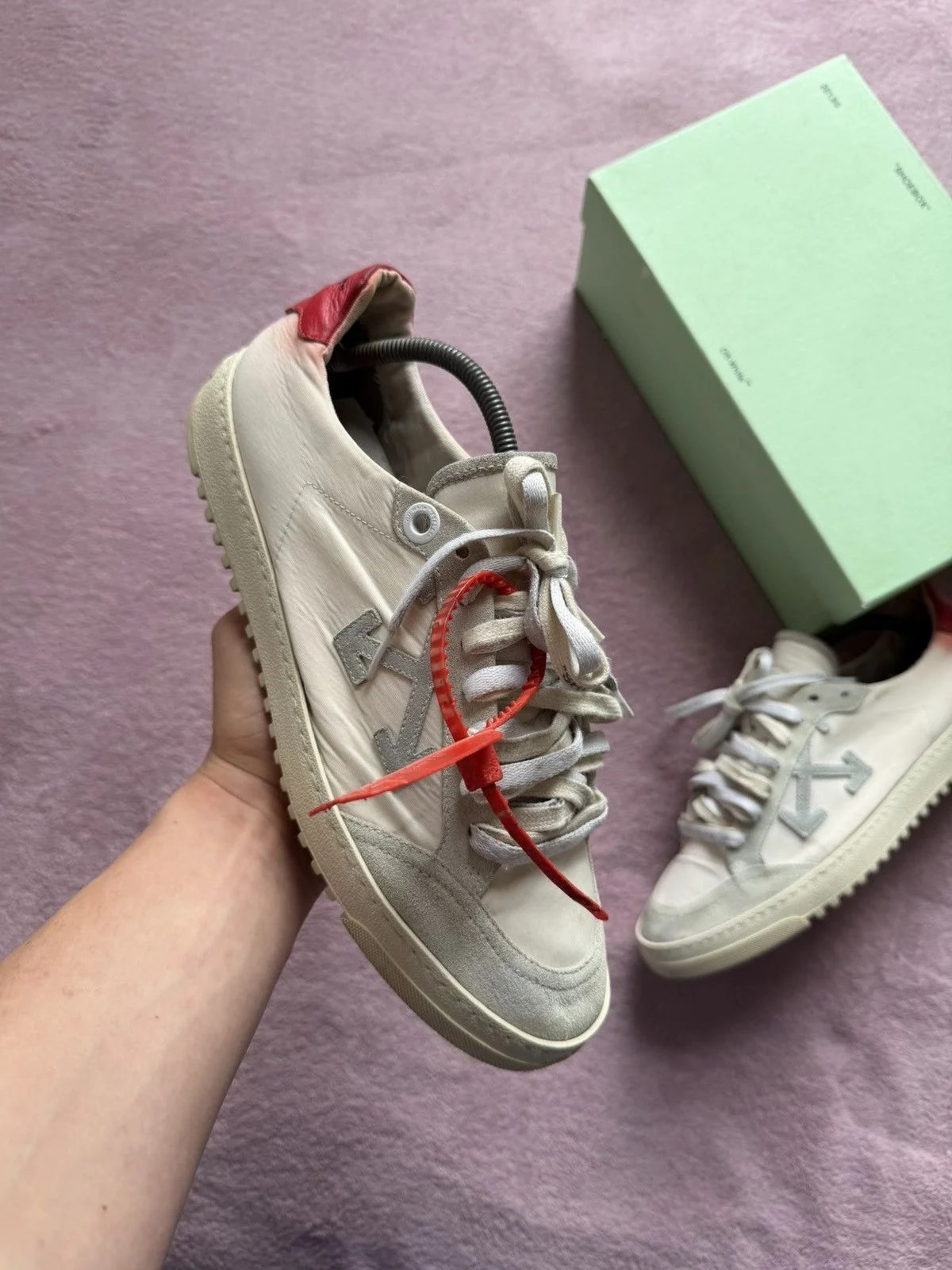 Off-White — Off-White C/o Virgil Abloh "Vulcanized" Low-Top — Sneaker — resale