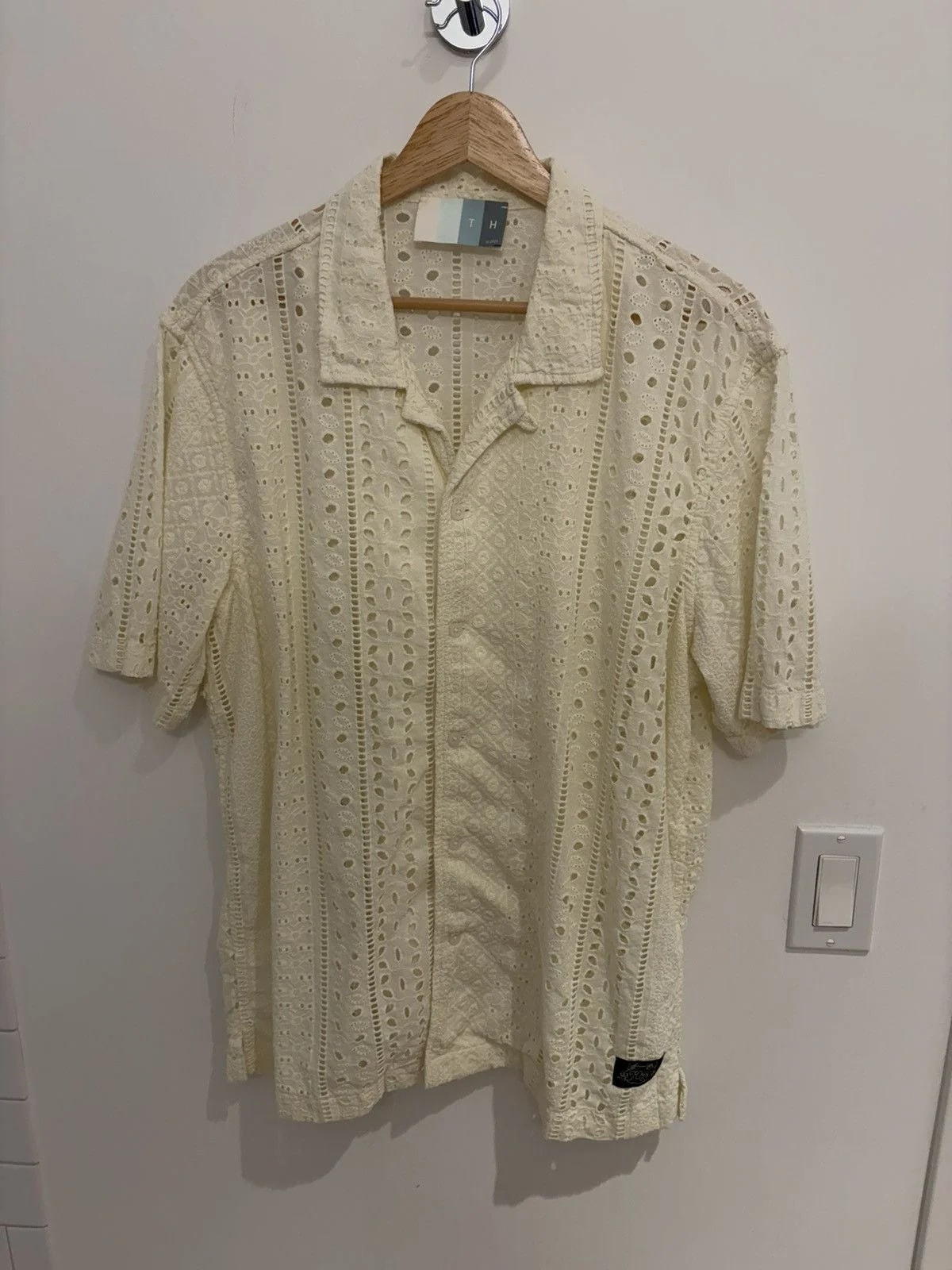 Kith — 23SS Kith Cotton Eyelet Thompson Camp Collar Shirt L — streetwear — resale