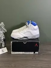 Jordan — Size 11 - Air Jordan 5 Retro — Sneaker — resale