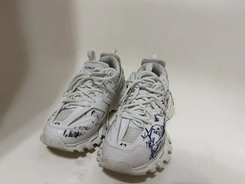 Balenciaga — Balenciaga Track Graffiti Extremely — Sneaker — resale