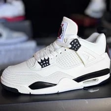 Jordan — Jordan Air 4 / Mid Top — Sneaker — resale