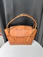 Bottega Veneta — Authentic Bottega Veneta Arco 33 Woven Italy — Handbag — resale
