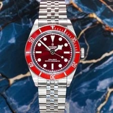 Tudor — 2025 Tudor Black Bay 58 Burgundy M7939A1A0RU 5 Link & Rubber Strap — Watch — resale