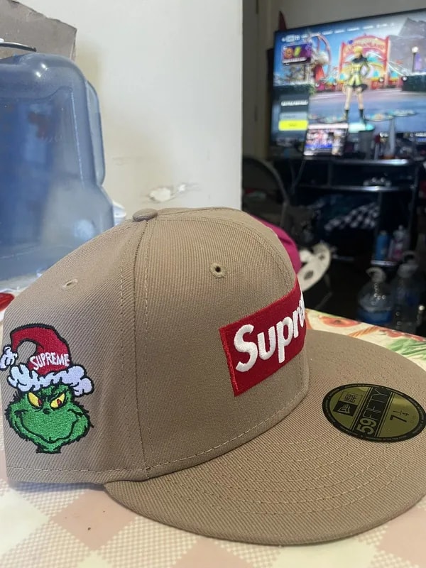 Supreme — 7 1/4 Supreme New Era Grinch Fitted — Handbag — resale