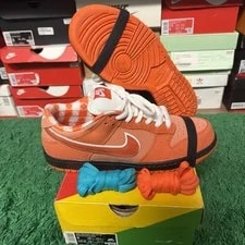Nike SB — Nike SB Dunk Low X Lobster — Sneaker — resale
