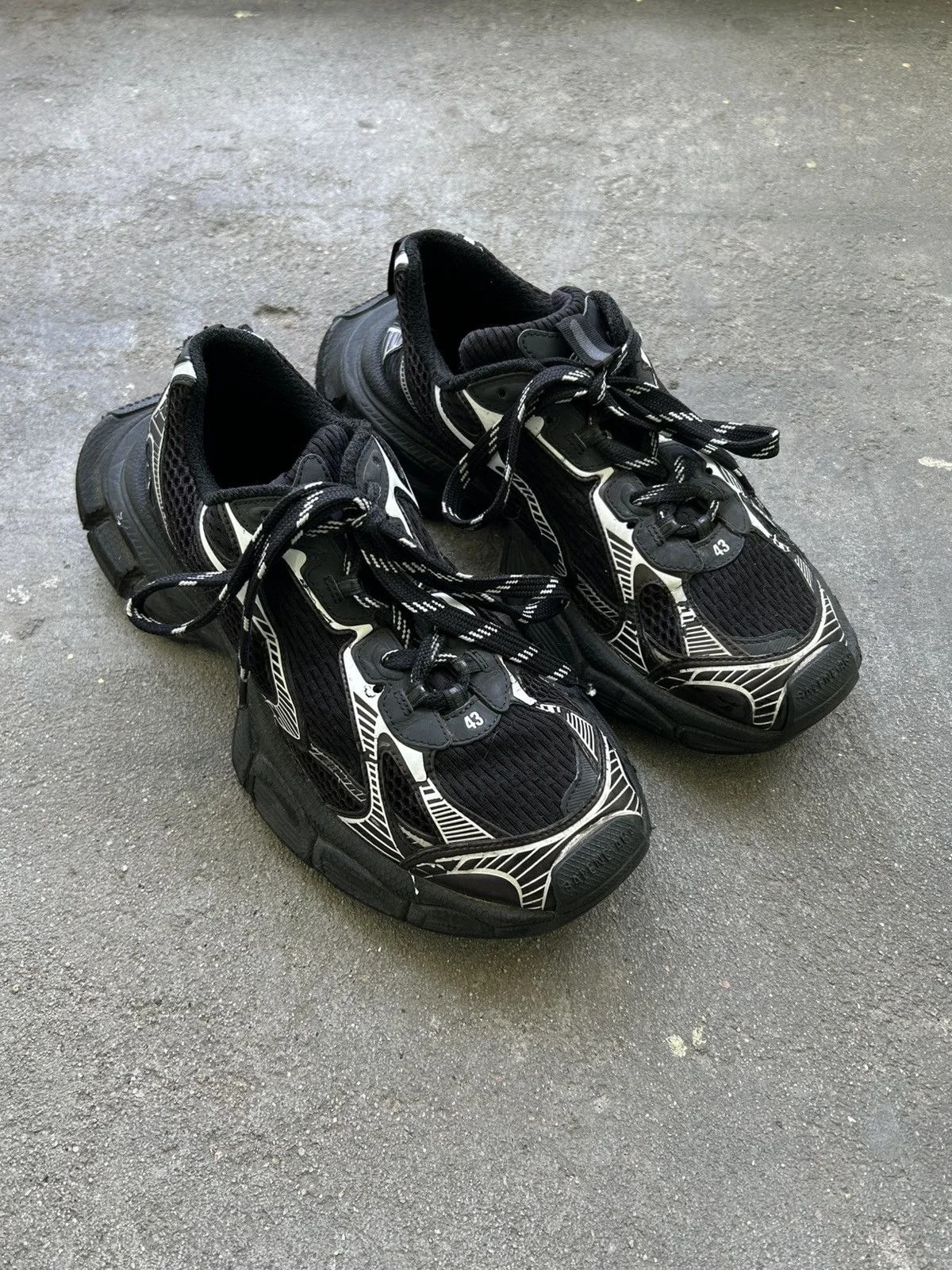 Balenciaga — Balenciaga 3xl Runnner — Sneaker — resale