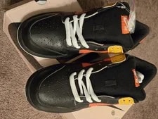 Nike SB — Nike SB Dunk Low Raygun Away 2005 — Sneaker — resale