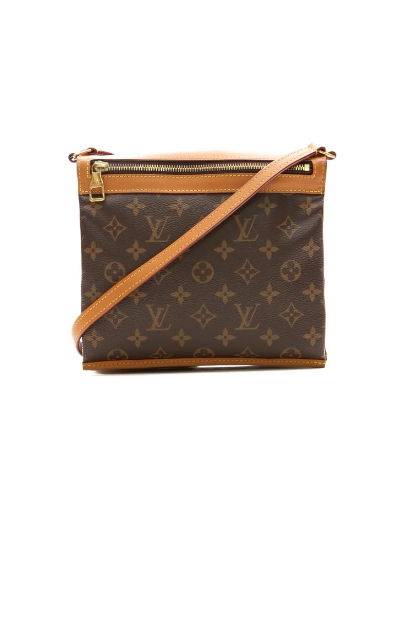 Louis Vuitton — Saumur Messenger — Handbag — resale