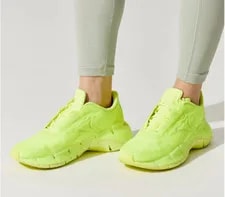 Reebok — NEW Reebok X Victoria Beckham Zig Kinetica Size 8 Solar — Sneaker — resale