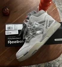 Reebok — Reebok Pump Omni Zone II PlayStation Limited Edition 30th Anniversary — Sneaker — resale