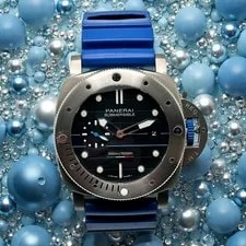 Panerai — Panerai Submersible Black - PAM01162 — Watch — resale