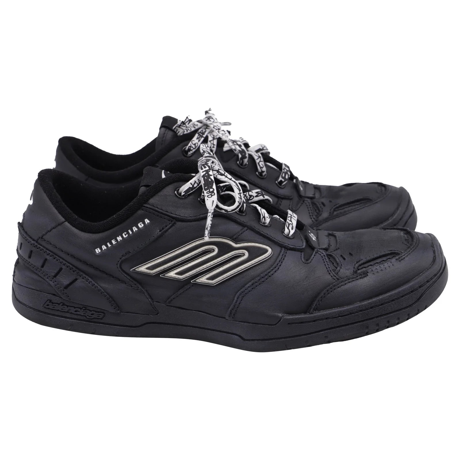Balenciaga — Balenciaga Hamptons Worn-Out in — Sneaker — resale