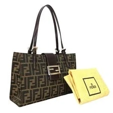 Fendi — Fendi Mamma Baguette F246 — Handbag — resale