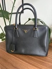 Prada — Prada , #QYCFU6 — Handbag — resale