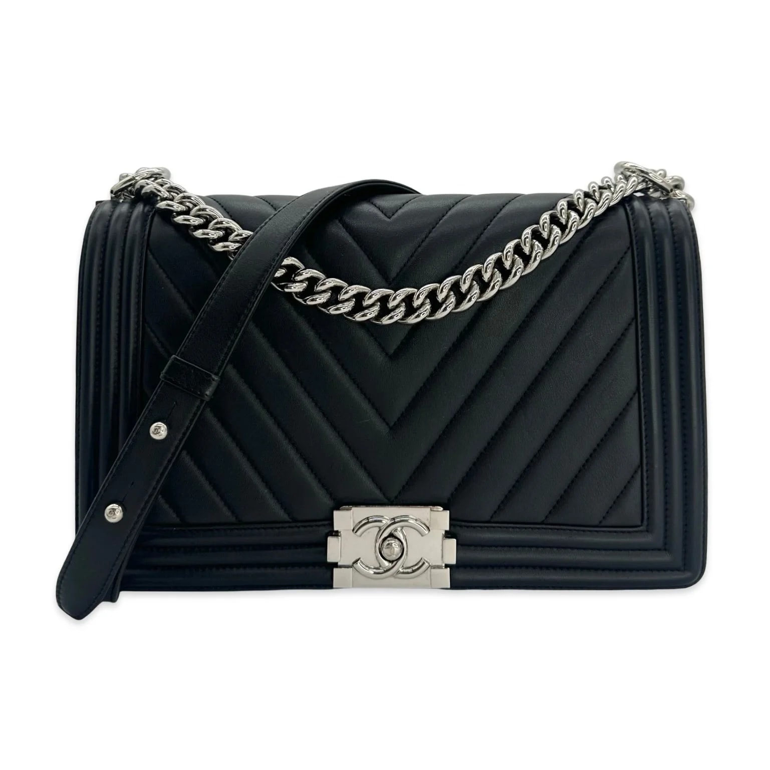 Luv Luxe Scottsdale — Chanel Chevron New Medium Boy — Handbag — resale
