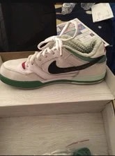 Nike SB — Nike SB Dunk Low Top Skate Shoes — Sneaker — resale