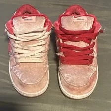 Nike SB — Nike SB Dunk Low Strangelove / / Low Top Skate Heart — Sneaker — resale