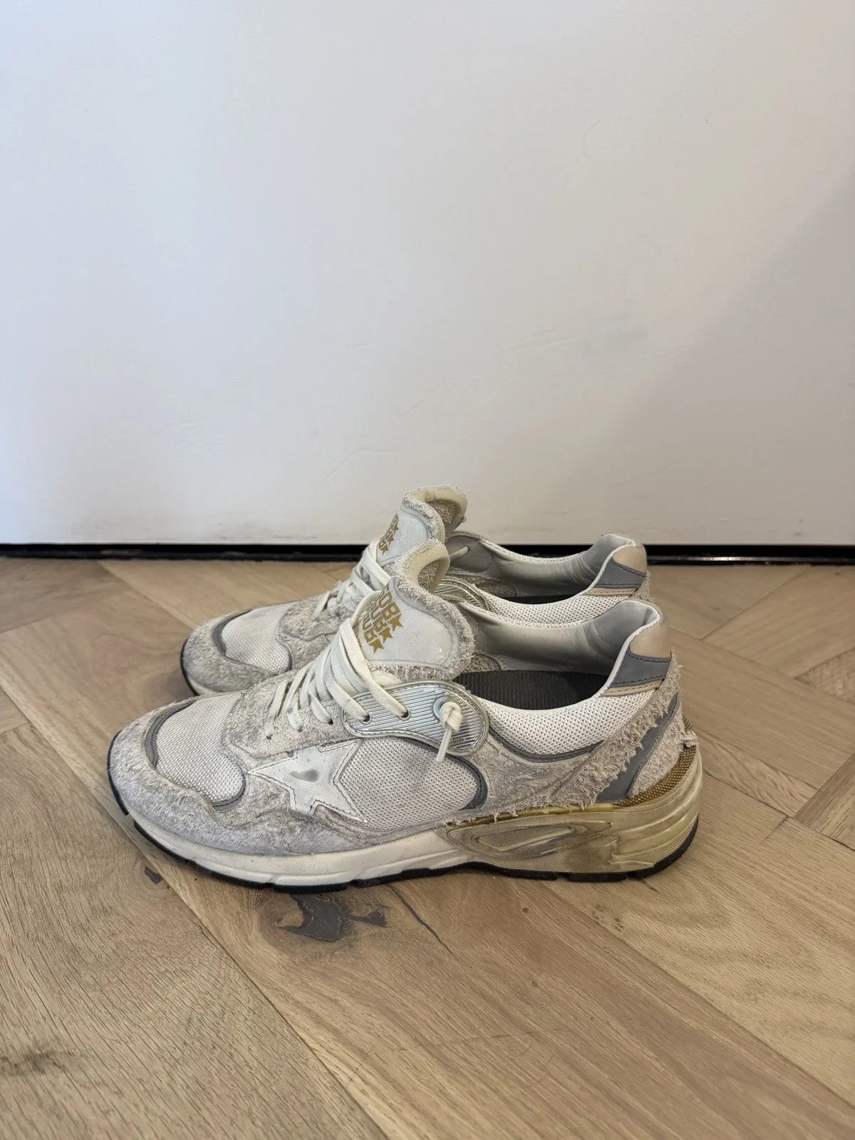 Golden Goose — Golden Goose Dadstar US 9 — Sneaker — resale