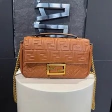 Fendi — Auth Fendi Baguette Chain — Handbag — resale