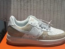 Louis Vuitton — Louis Vuitton ’s Low Top Lace-Up New Box — Sneaker — resale