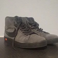 Nike SB — Nike SB Lace-Up Mid Top Athletic Solid — Sneaker — resale
