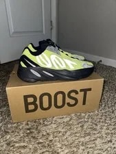 Adidas — Adidas Yeezy Boost 700 Mnvn Phosphor — Sneaker — resale