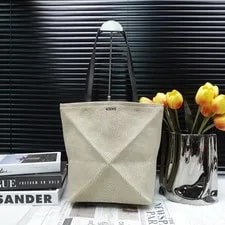Loewe — Loewe Puzzle Fold T10187404 — Handbag — resale