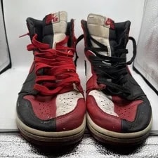 Air Jordan — Air Jordan 1 Retro High OG Homage To Home 861428-061 — Sneaker — resale