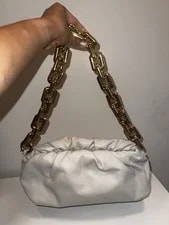 Bottega Veneta — Bottega Veneta the Pouch Chain — Handbag — resale