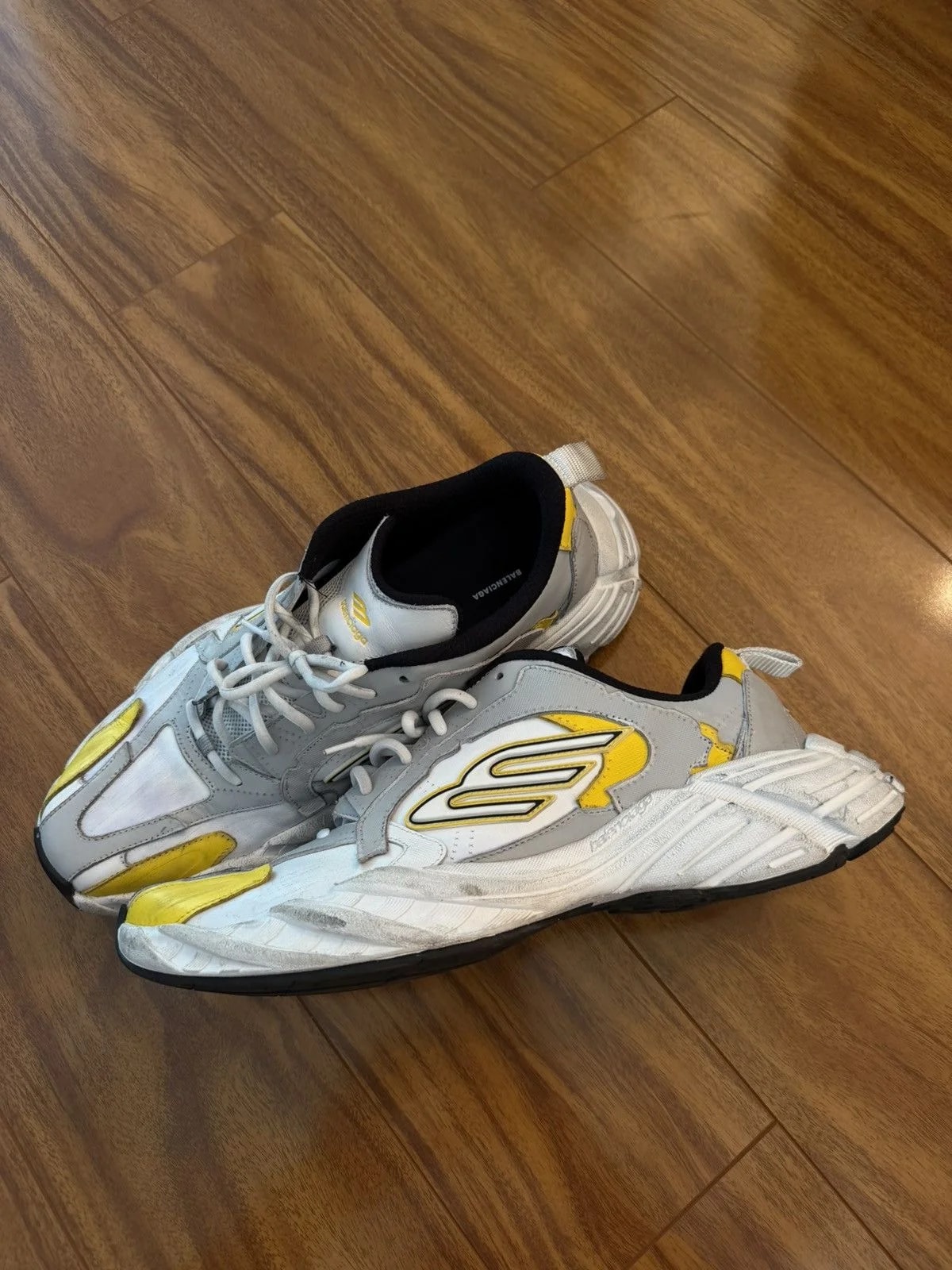 Balenciaga — Balenciaga Monday “Worn Out” — Sneaker — resale