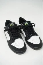 Nike SB — Nike SB Dunk Low Jeff Staple Size 7 BV1310-013 — Sneaker — resale