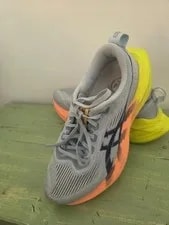 Asics — Asics Superblast 2 Paris, Light, Bouncy, Stable, Size 7 (5.5 ) — Sneaker — resale