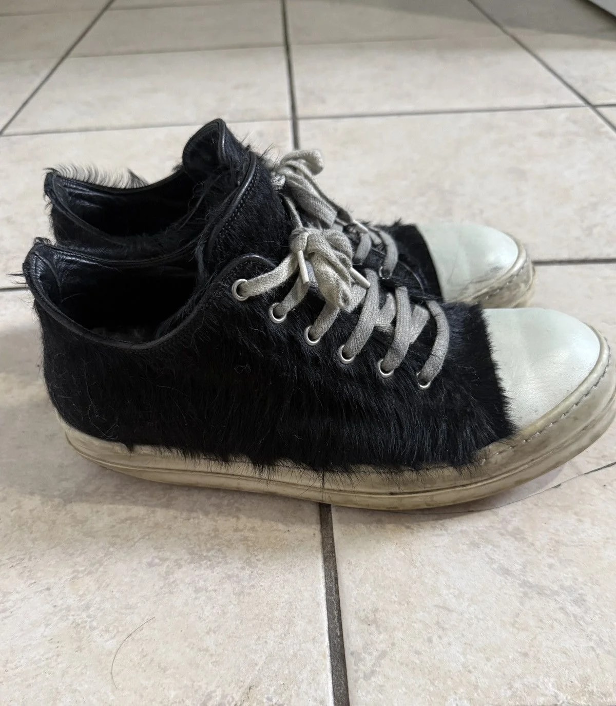 Rick Owens — Rick Owens Strobe Low “ Cow Fur” 2022 — Sneaker — resale