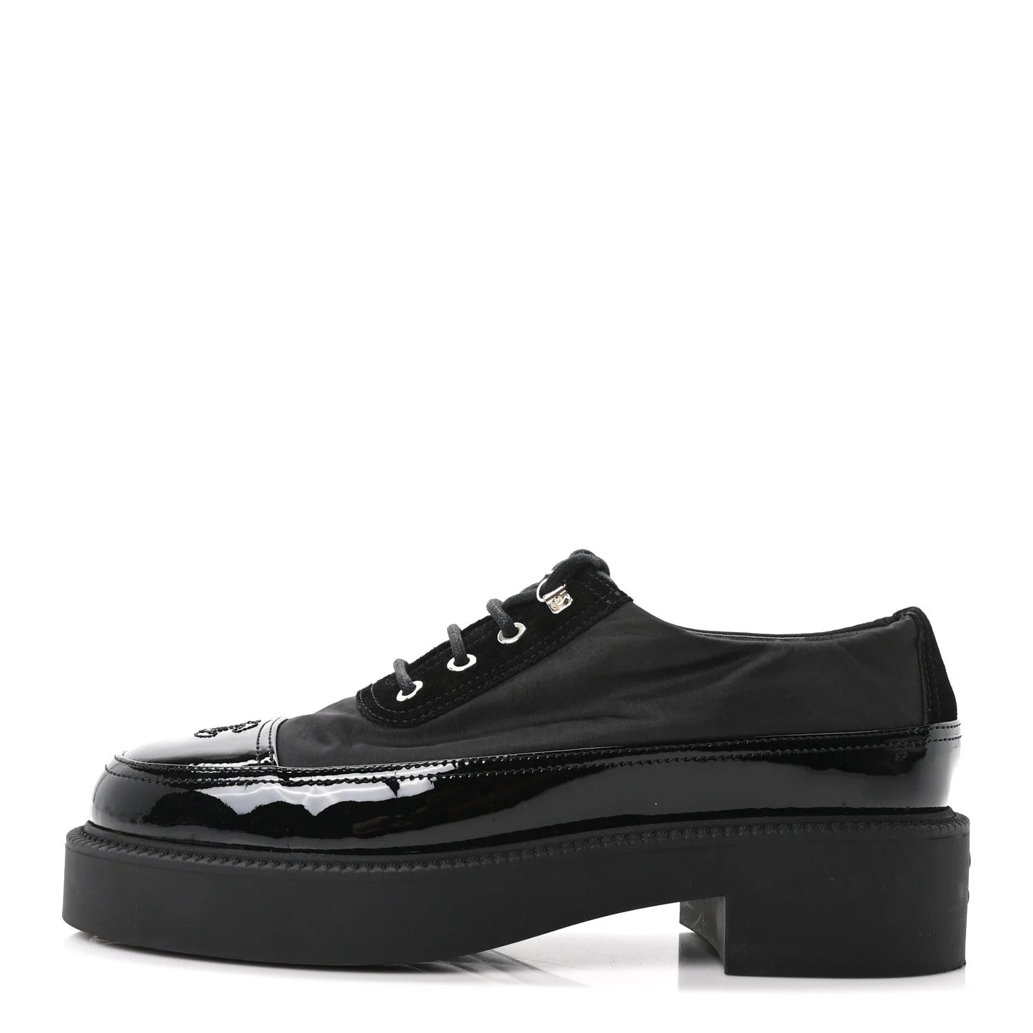 Chanel — CC Captoe Lace Up Oxfords 39.5 — Designer Shoe — resale