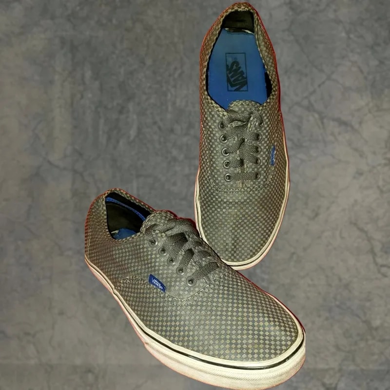 Vans — Vans Casual Size 11M Small Checkerboard Pattern Shoes — Sneaker — resale