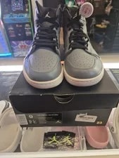 Air Jordan — 332550 Size 9 Air Jordan 1 Retro High Air Patch Slight Box Damage — Sneaker — resale