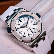 Audemars Piguet — Audemars Piguet Royal Oak Offshore Diver White Dial Blue Accent Admiral 15710ST — Watch — resale