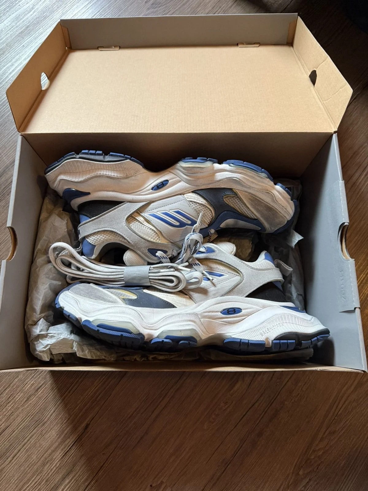 Balenciaga — Balenciaga Cargos — Sneaker — resale