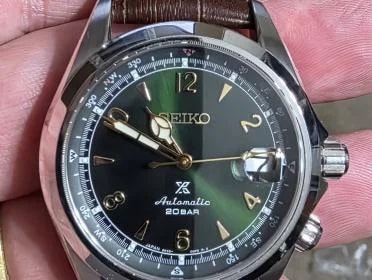 Seiko — Seiko Alpinist Green / Gold Dial Prospex SBDC091 Excellent Condition, Original Owner — Watch — resale